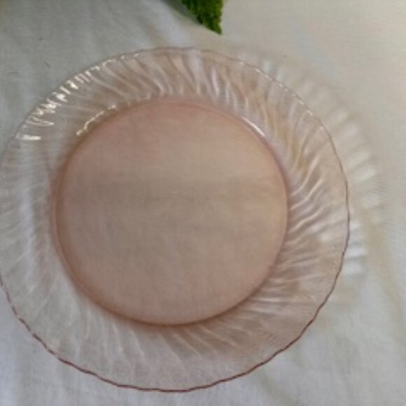 Vintage Arcoroc France Swirl‎ Pink Glass Dinner Plate Elegant French Tableware - Picture 5 of 5